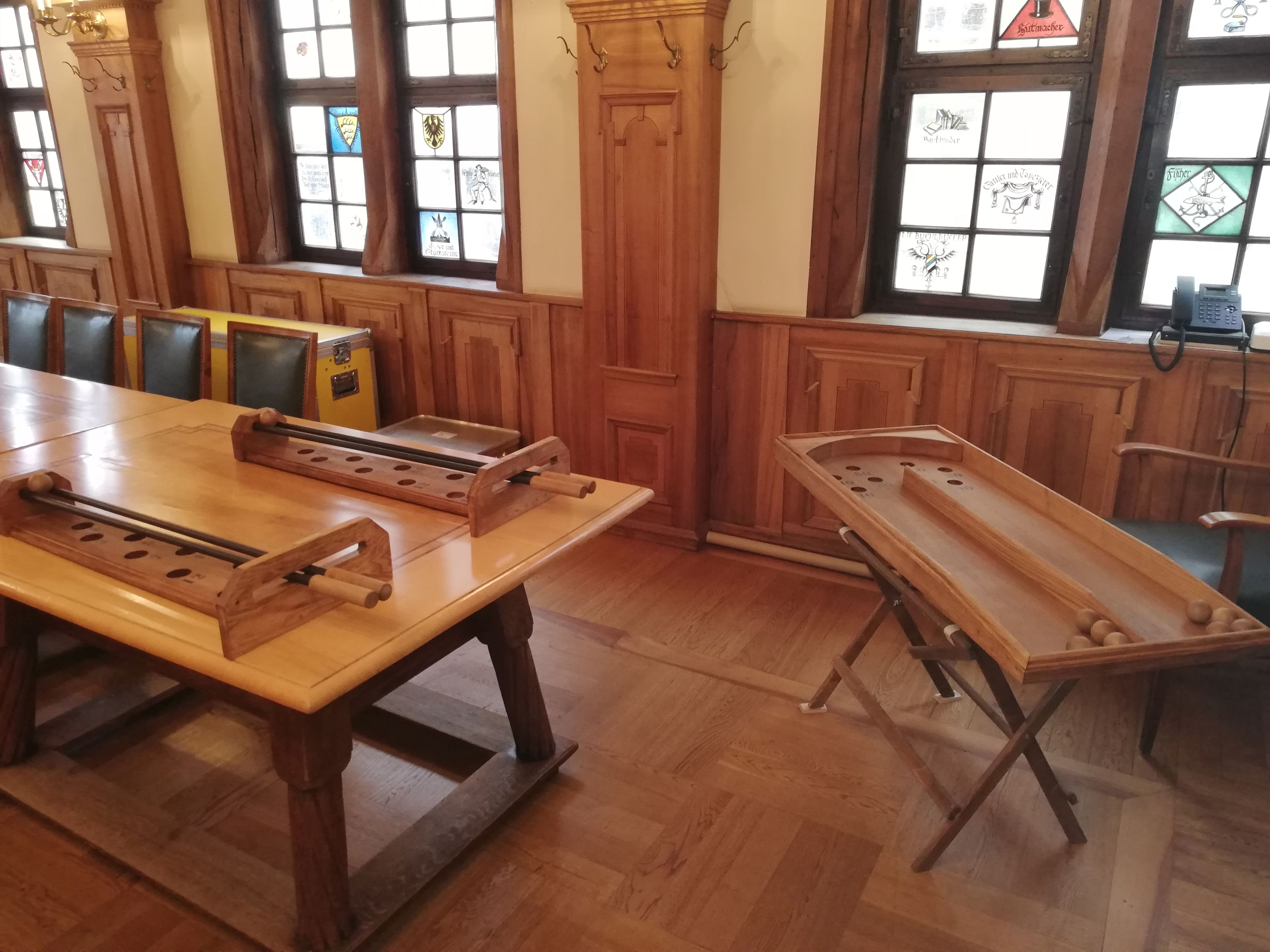 Spiele aus Frankreich in der Ratsstube des Alten Rathauses in Esslingen